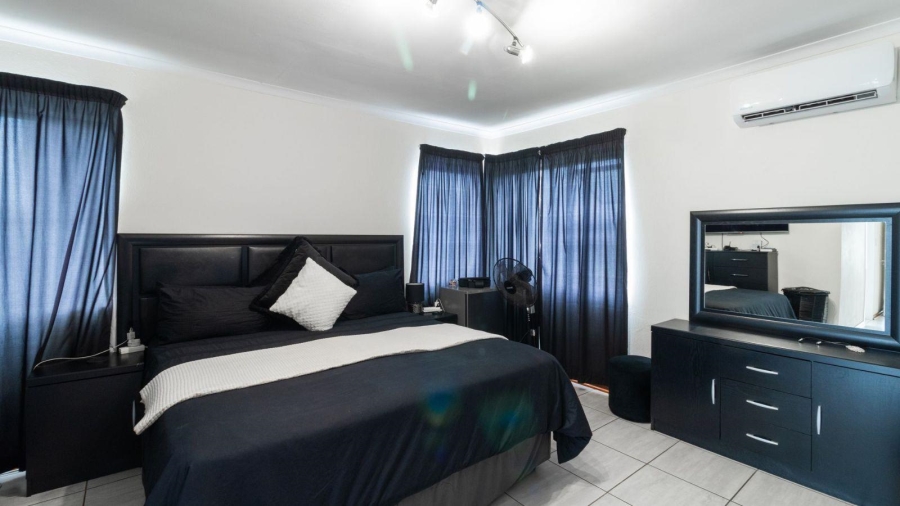 3 Bedroom Property for Sale in Edenvale Central Gauteng