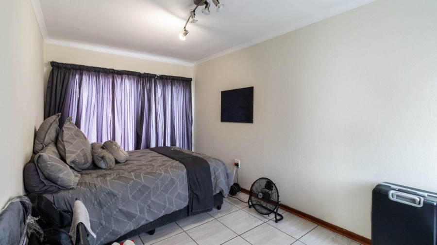 3 Bedroom Property for Sale in Edenvale Central Gauteng