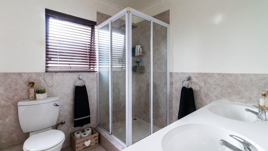 3 Bedroom Property for Sale in Edenvale Central Gauteng