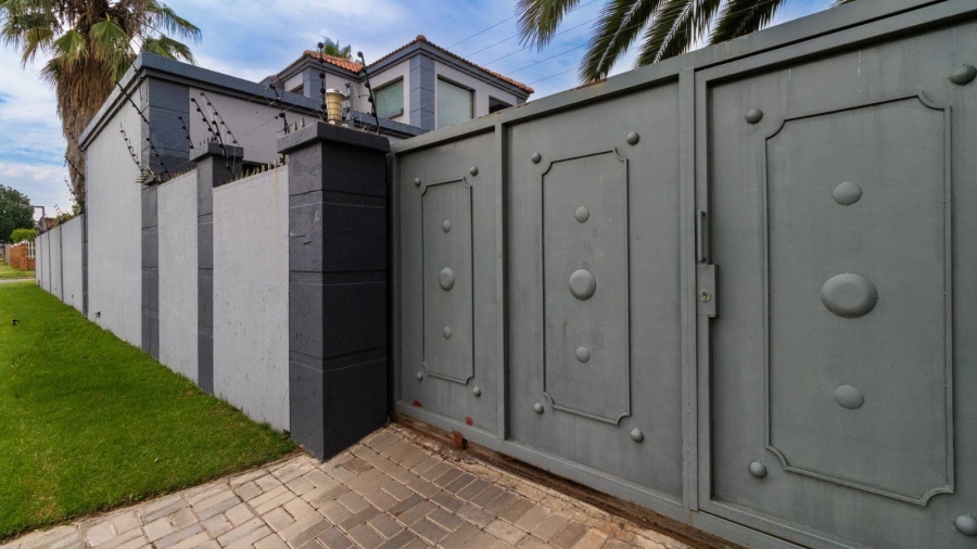3 Bedroom Property for Sale in Edenvale Central Gauteng