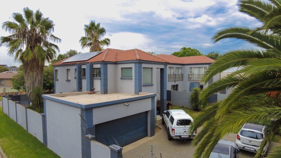 3 Bedroom Property for Sale in Edenvale Central Gauteng