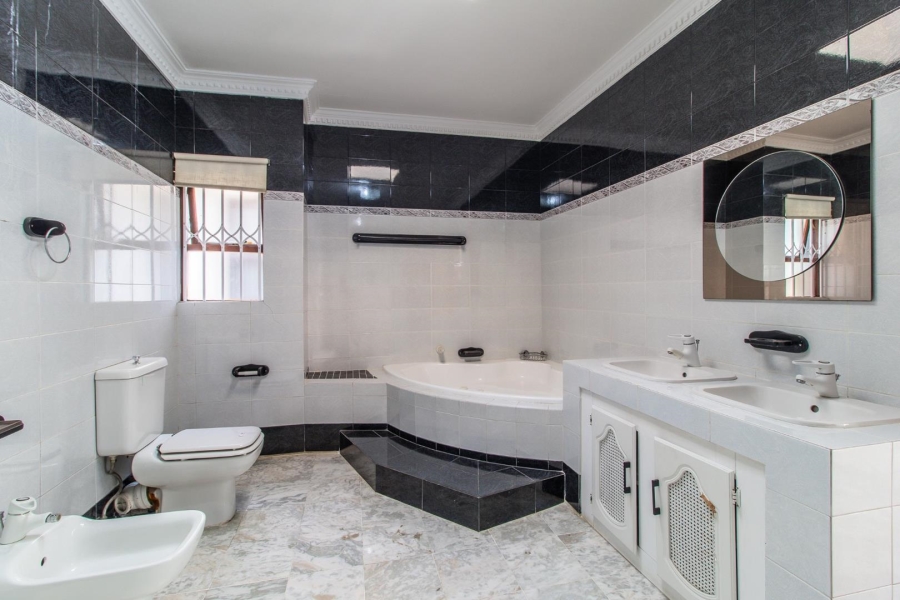 4 Bedroom Property for Sale in Bedfordview Gauteng