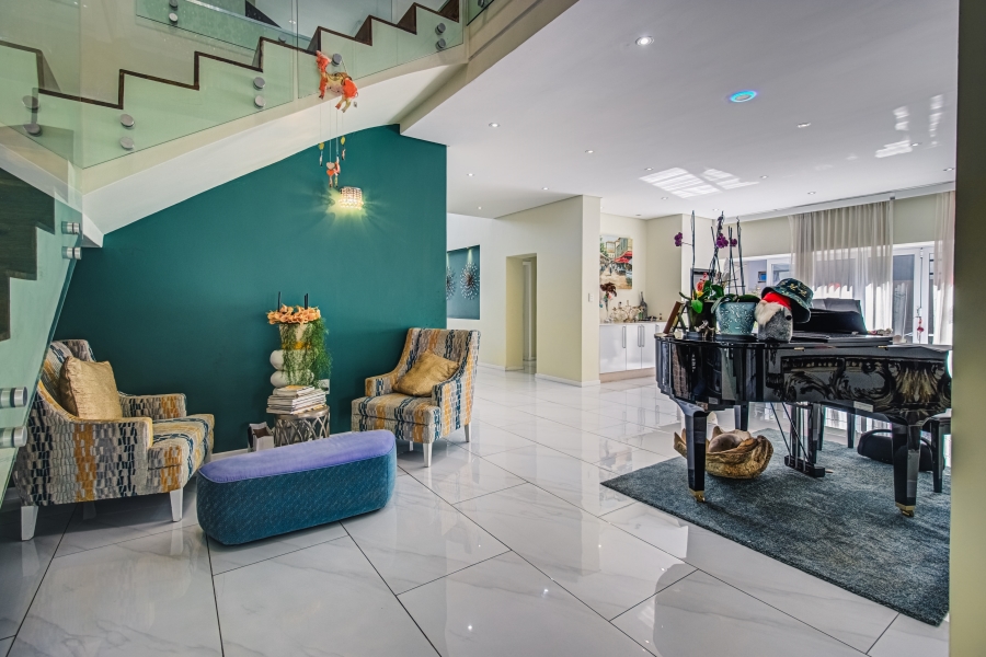 5 Bedroom Property for Sale in Glen Eagle Estate Gauteng