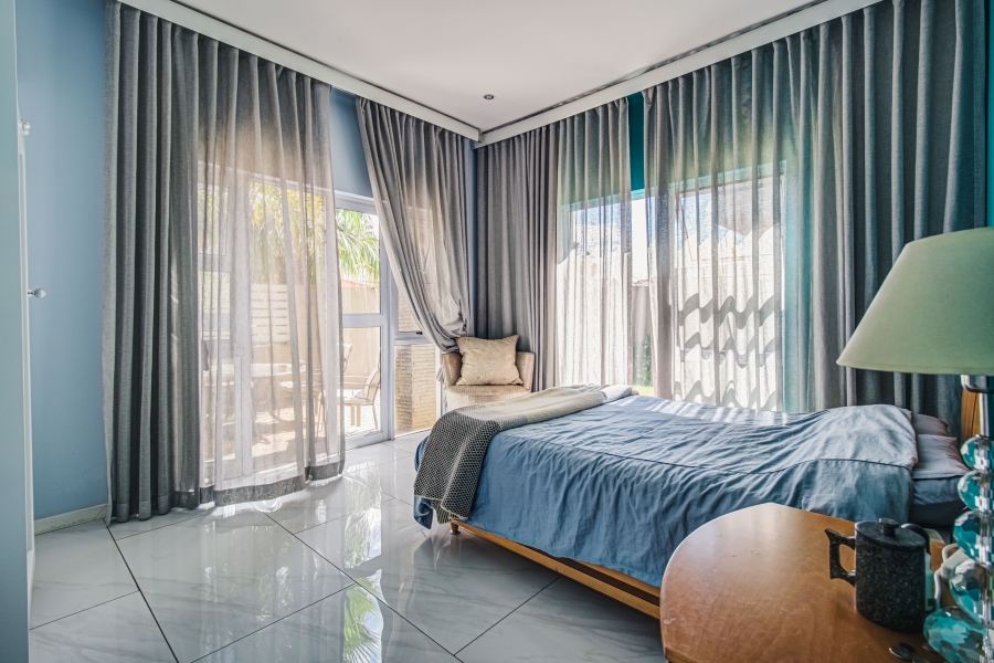 5 Bedroom Property for Sale in Glen Eagle Estate Gauteng