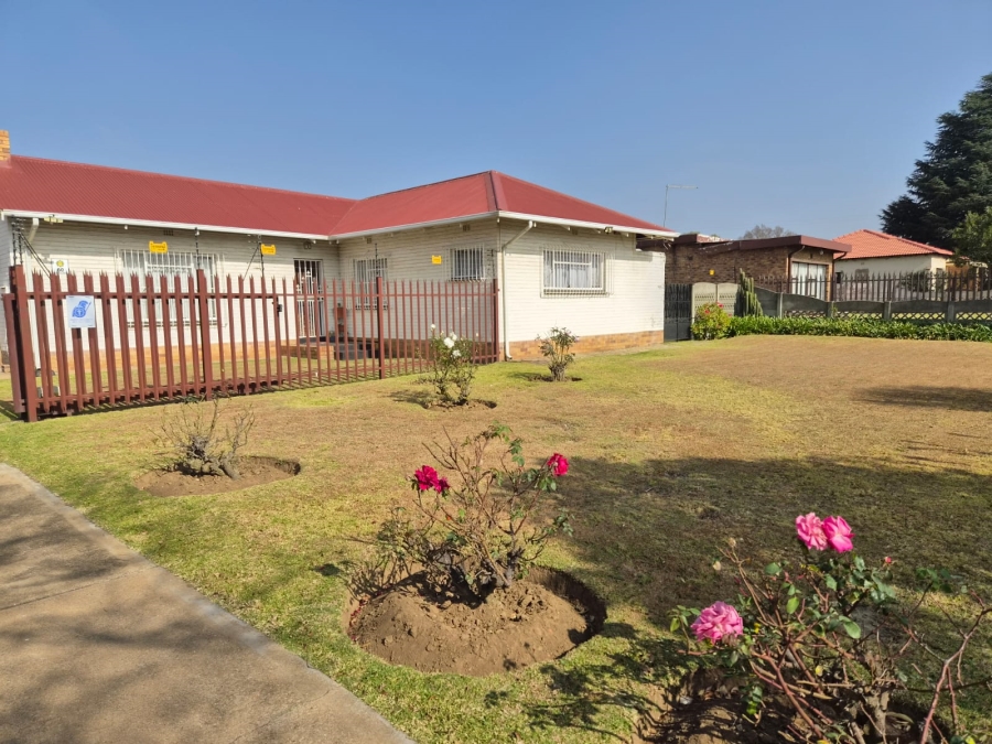 3 Bedroom Property for Sale in Dunnottar Gauteng