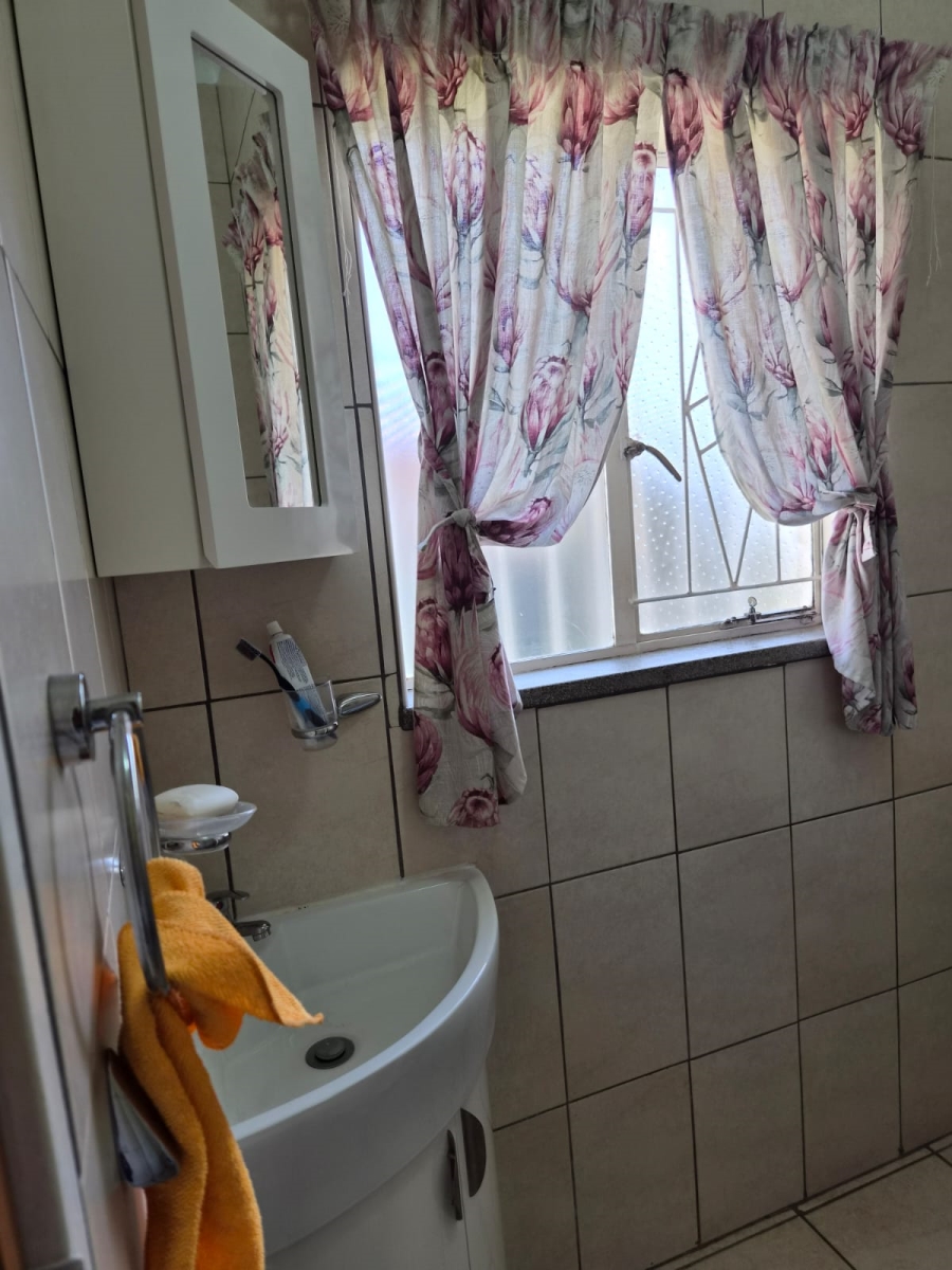 3 Bedroom Property for Sale in Dunnottar Gauteng