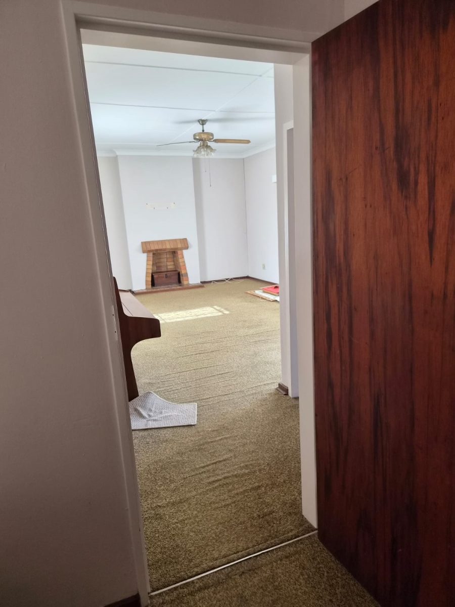 3 Bedroom Property for Sale in Dunnottar Gauteng