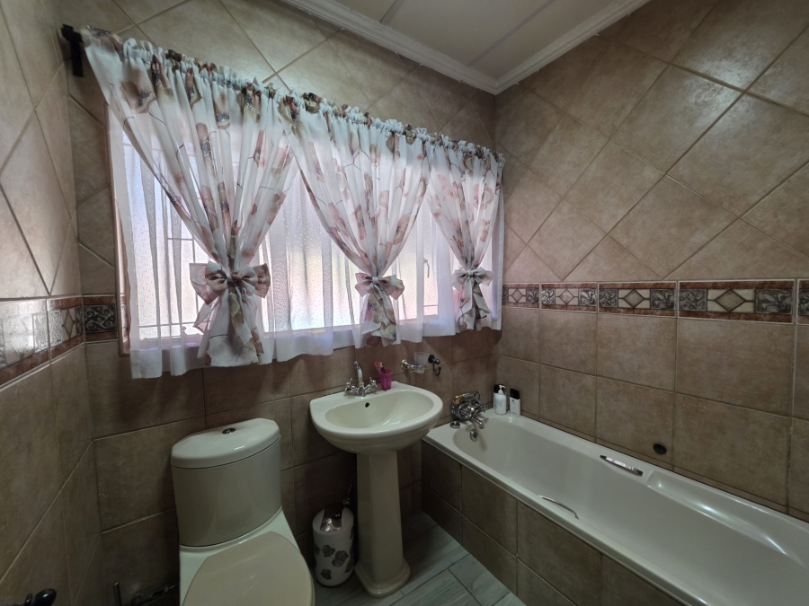3 Bedroom Property for Sale in Edelweiss Gauteng