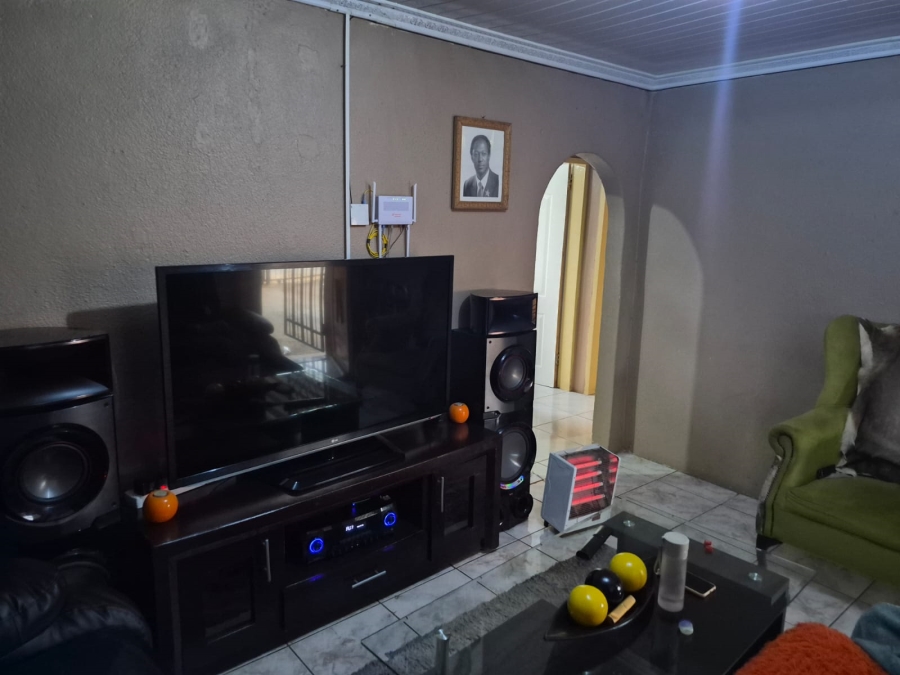 2 Bedroom Property for Sale in Tsakane Gauteng
