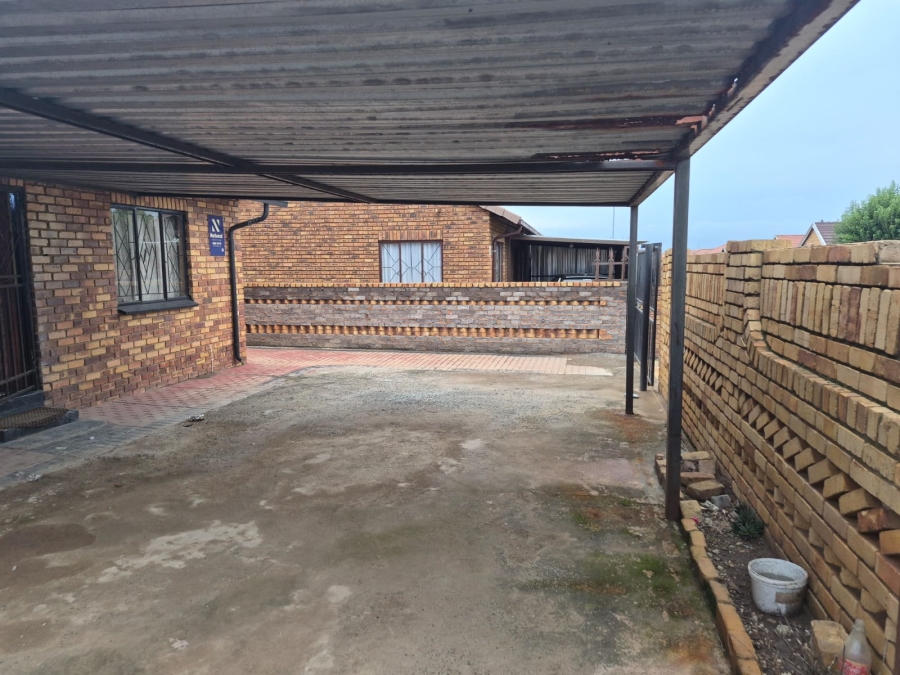 2 Bedroom Property for Sale in Tsakane Gauteng