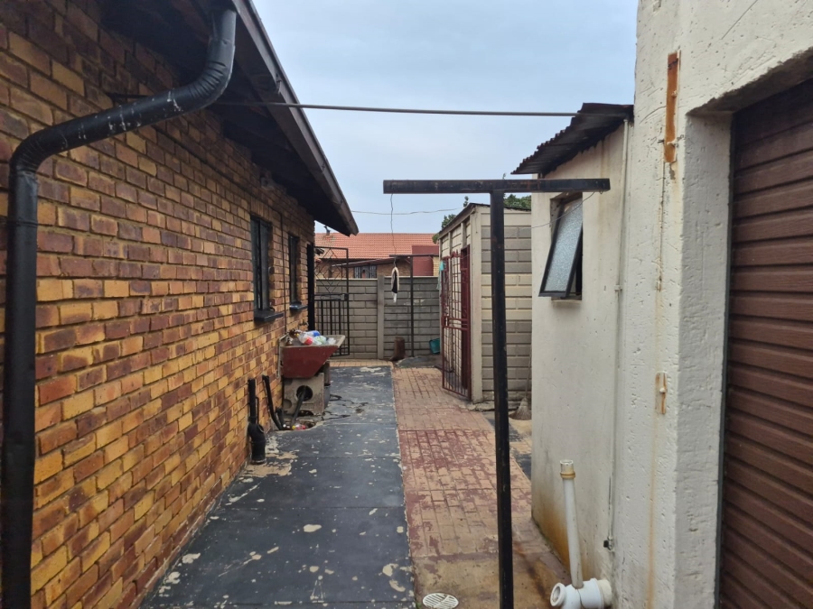 2 Bedroom Property for Sale in Tsakane Gauteng