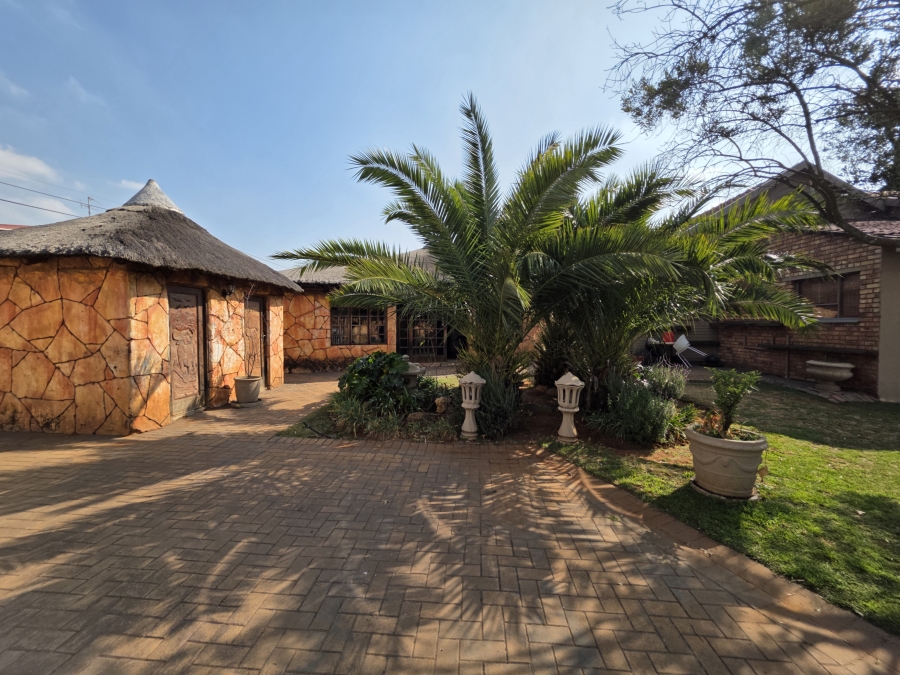 4 Bedroom Property for Sale in Casseldale Gauteng