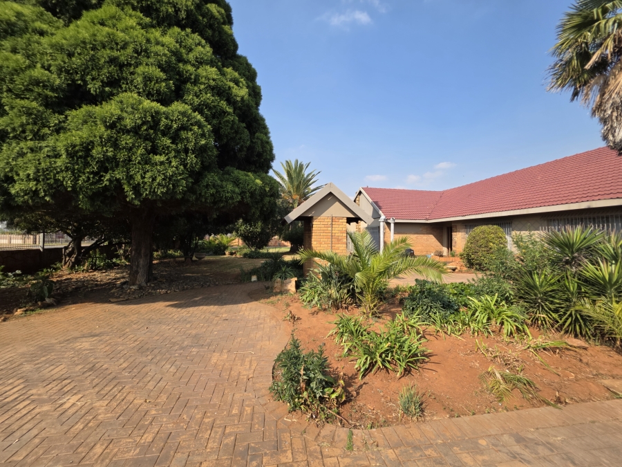 4 Bedroom Property for Sale in Casseldale Gauteng
