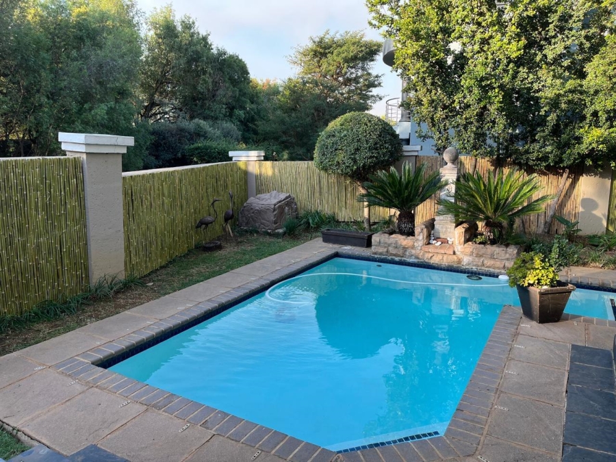 To Let 3 Bedroom Property for Rent in Greenstone Hill Gauteng