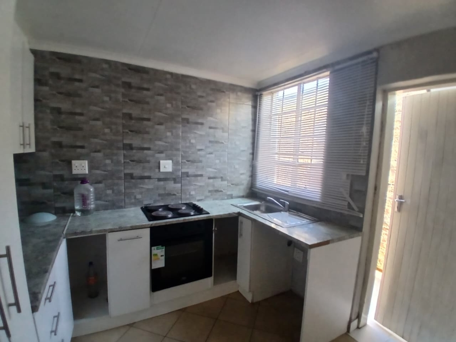To Let 2 Bedroom Property for Rent in Sydenham Gauteng