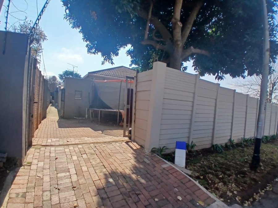 To Let 2 Bedroom Property for Rent in Sydenham Gauteng
