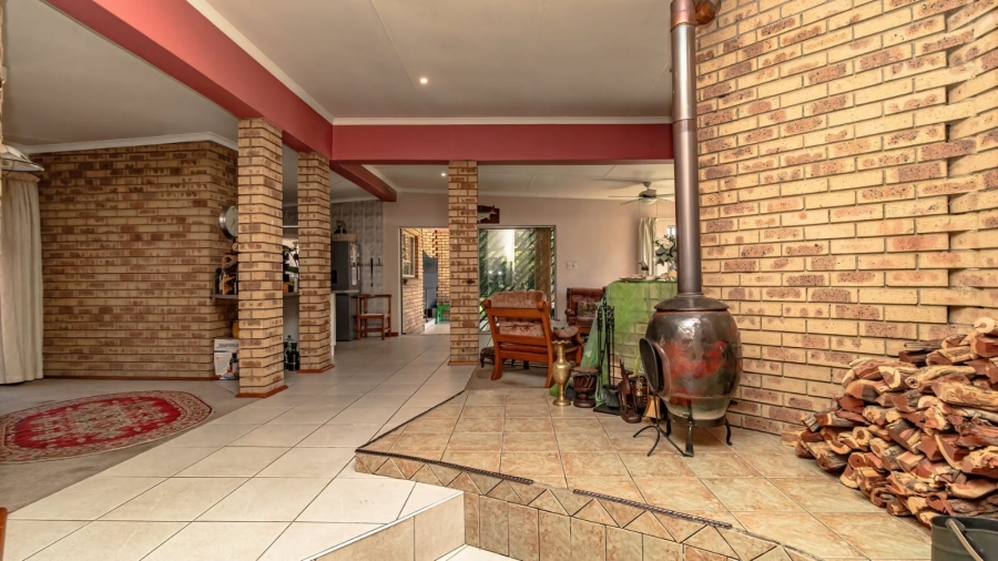 4 Bedroom Property for Sale in Edleen Gauteng
