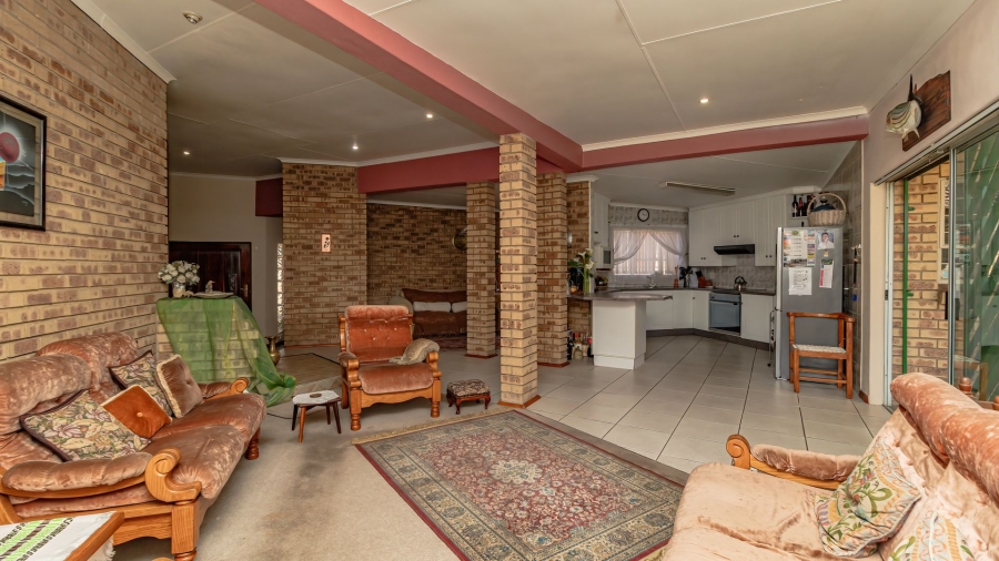 4 Bedroom Property for Sale in Edleen Gauteng