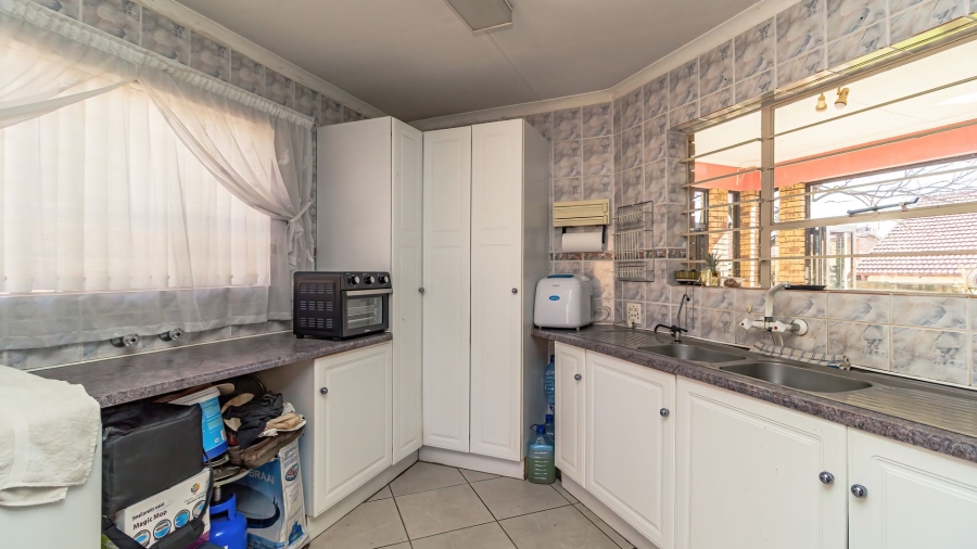 4 Bedroom Property for Sale in Edleen Gauteng