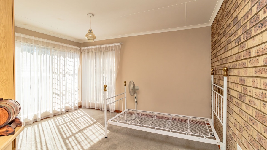 4 Bedroom Property for Sale in Edleen Gauteng
