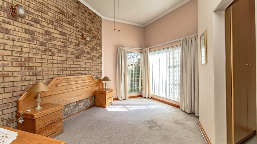 4 Bedroom Property for Sale in Edleen Gauteng
