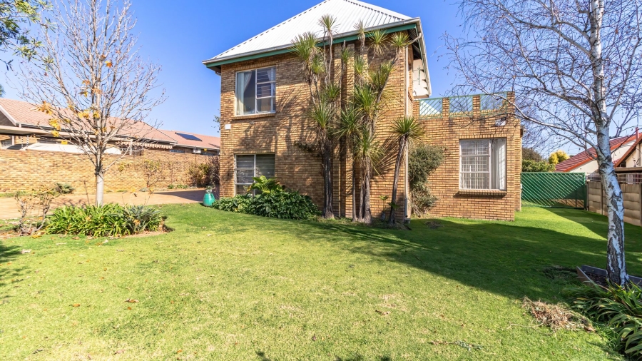 4 Bedroom Property for Sale in Edleen Gauteng