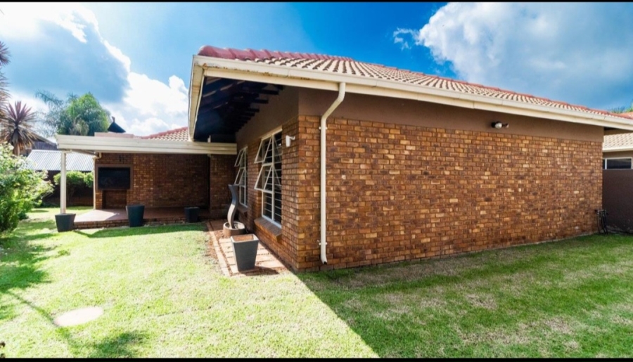 3 Bedroom Property for Sale in Terenure Gauteng