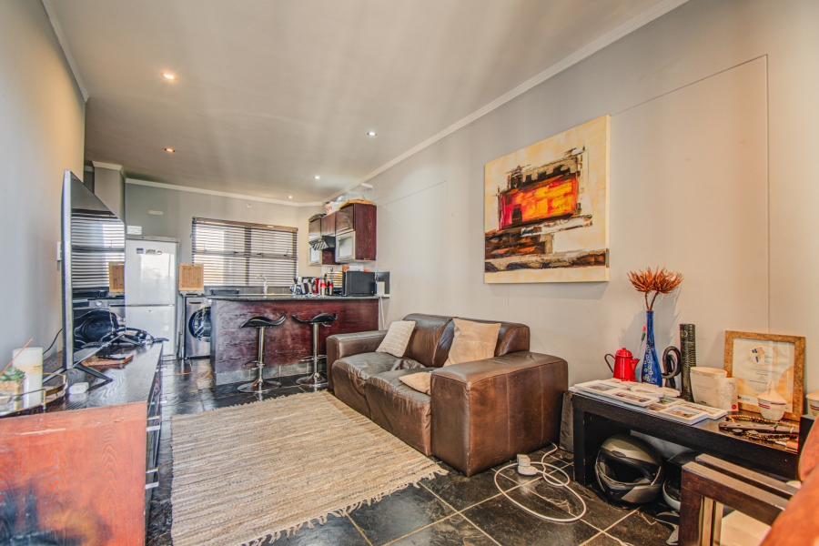 To Let 1 Bedroom Property for Rent in Sandhurst Gauteng