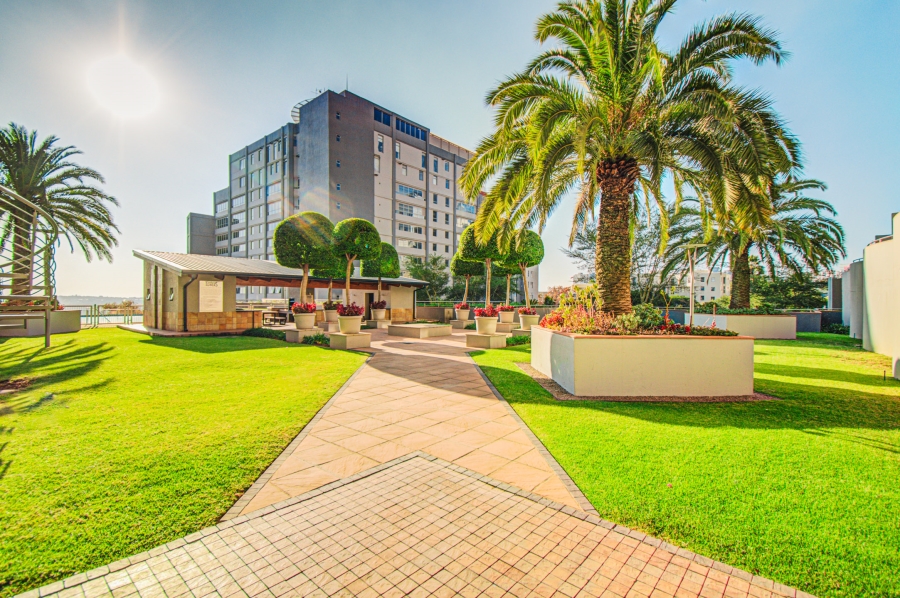 To Let 1 Bedroom Property for Rent in Sandhurst Gauteng