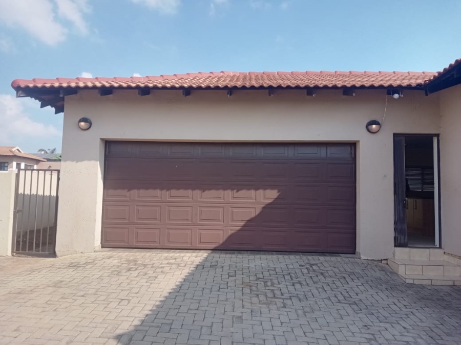 To Let 3 Bedroom Property for Rent in Greengate Gauteng