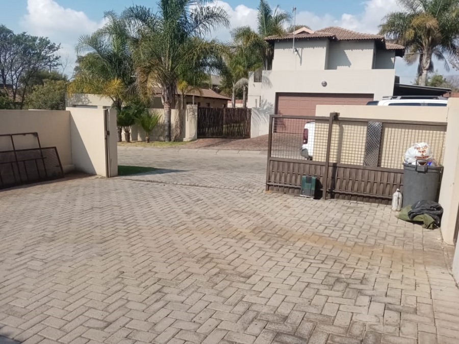 To Let 3 Bedroom Property for Rent in Greengate Gauteng