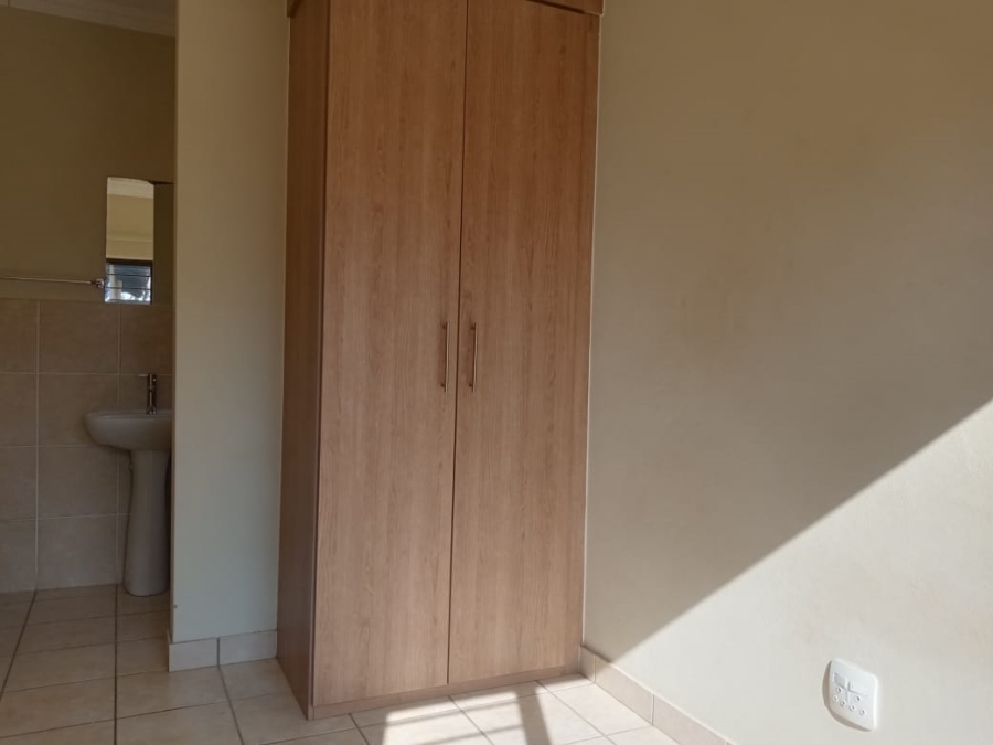 To Let 3 Bedroom Property for Rent in Greengate Gauteng