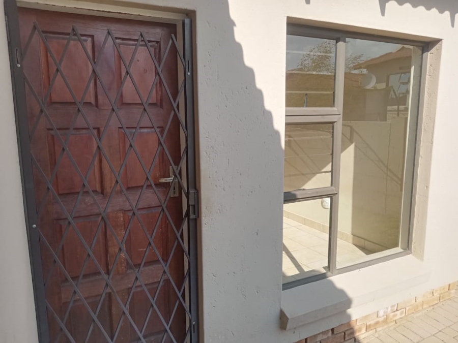 To Let 3 Bedroom Property for Rent in Greengate Gauteng