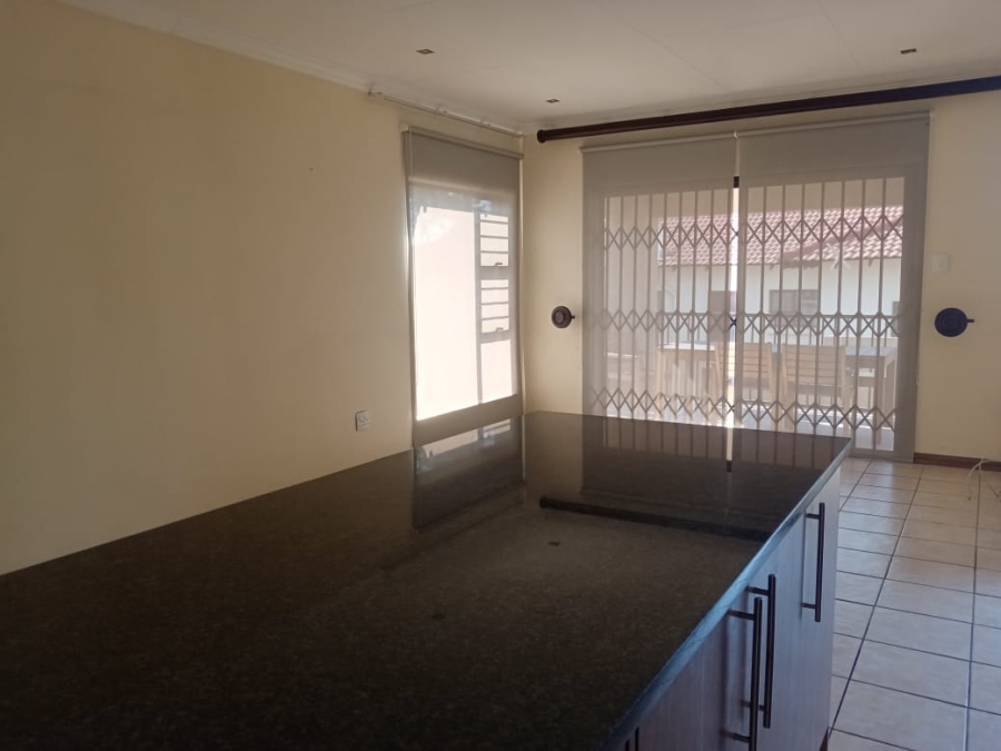 To Let 3 Bedroom Property for Rent in Greengate Gauteng