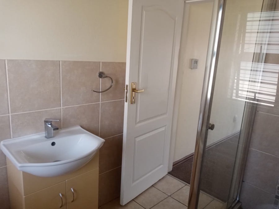 To Let 3 Bedroom Property for Rent in Greengate Gauteng