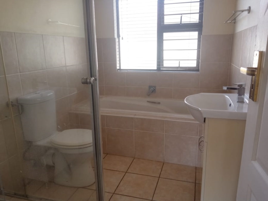 To Let 3 Bedroom Property for Rent in Greengate Gauteng