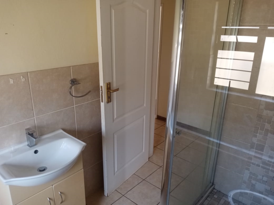 To Let 3 Bedroom Property for Rent in Greengate Gauteng