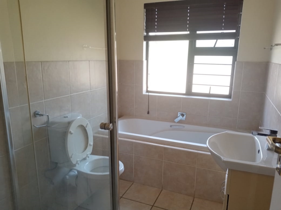 To Let 3 Bedroom Property for Rent in Greengate Gauteng