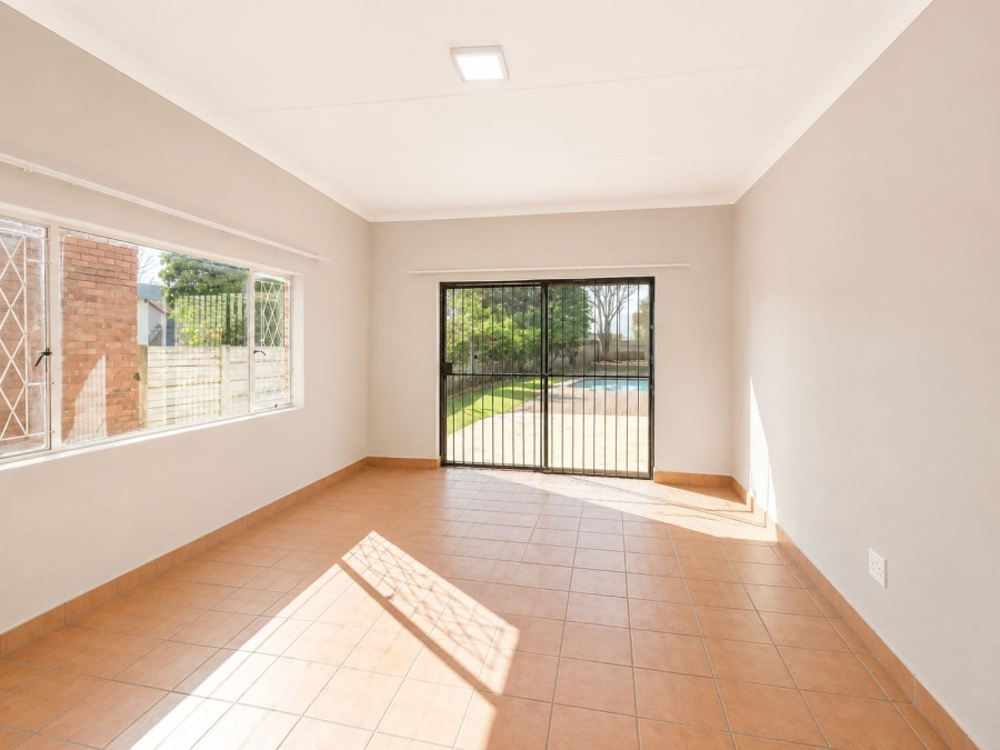 4 Bedroom Property for Sale in Les Marais Gauteng