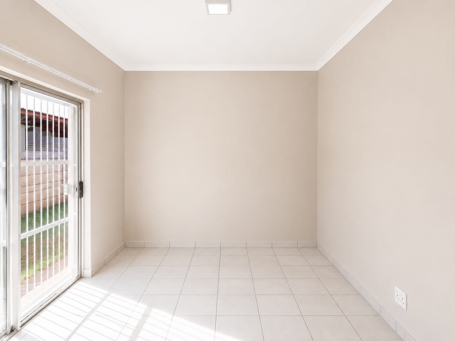 4 Bedroom Property for Sale in Les Marais Gauteng