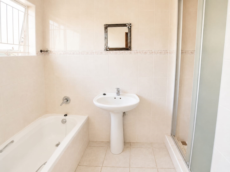 4 Bedroom Property for Sale in Les Marais Gauteng