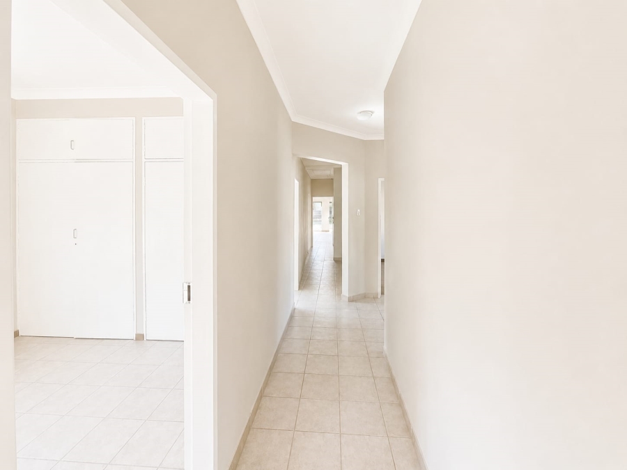 4 Bedroom Property for Sale in Les Marais Gauteng