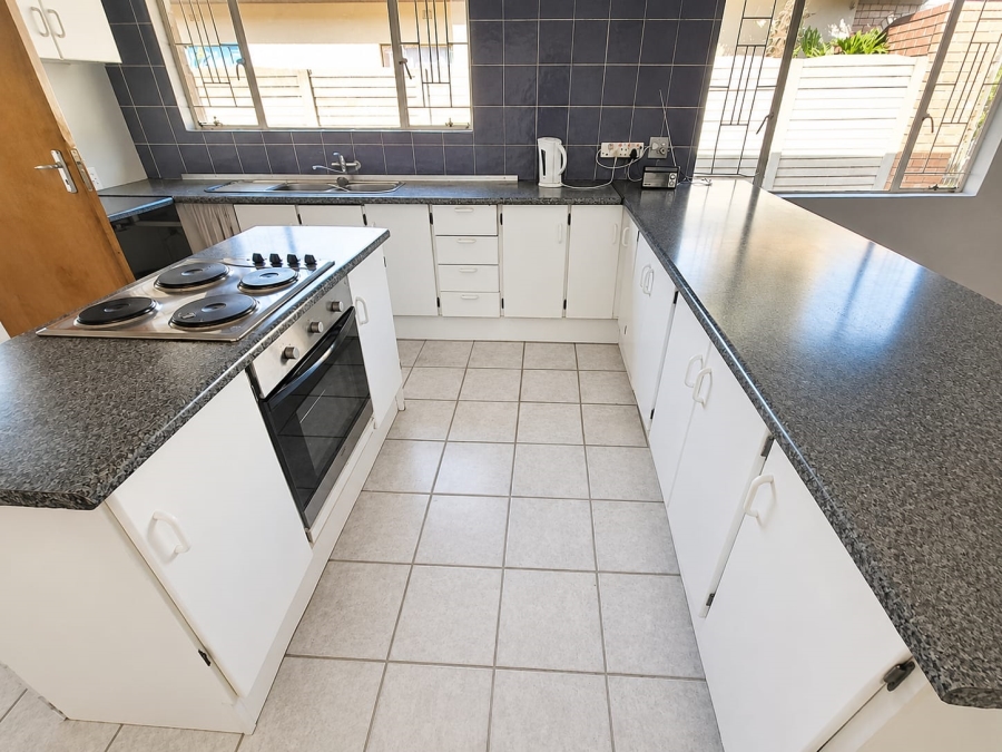 4 Bedroom Property for Sale in Les Marais Gauteng