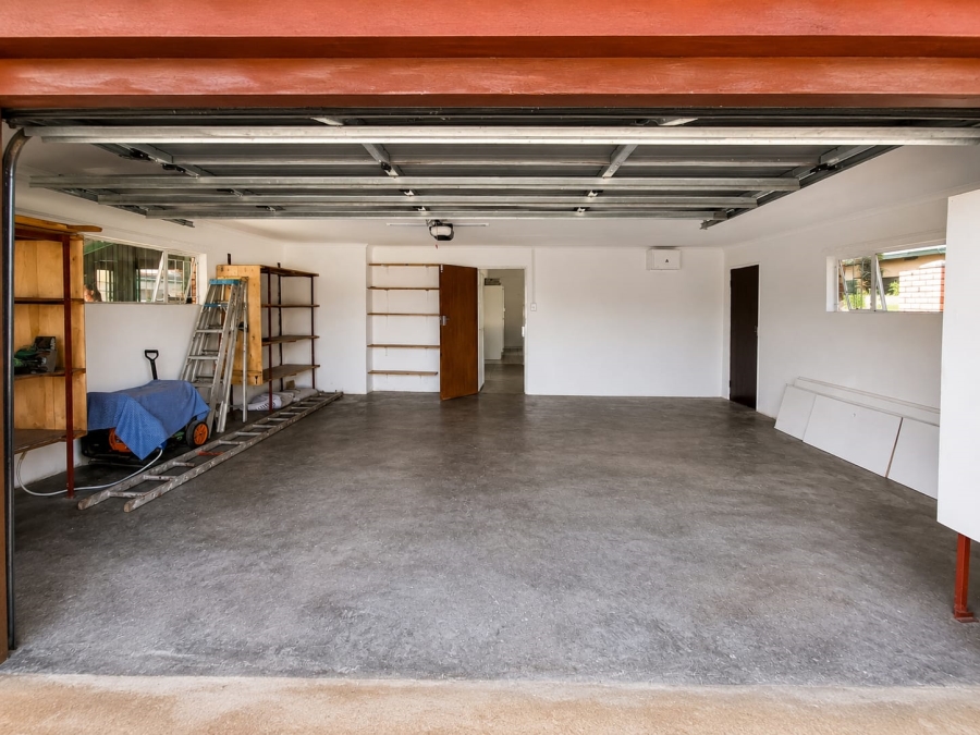 4 Bedroom Property for Sale in Les Marais Gauteng
