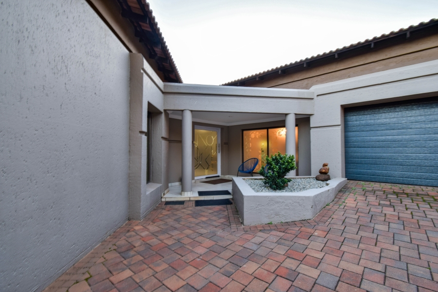 7 Bedroom Property for Sale in Mooikloof Equestrian Estate Gauteng