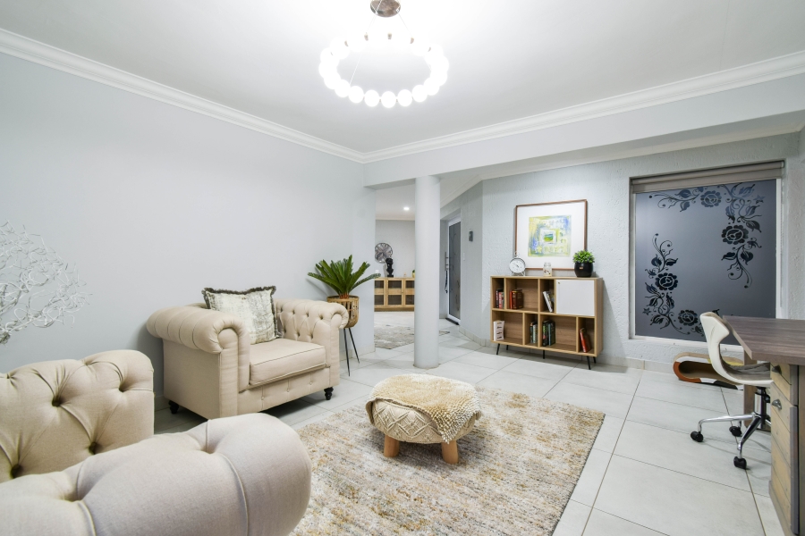7 Bedroom Property for Sale in Mooikloof Equestrian Estate Gauteng