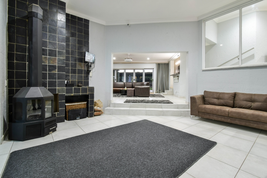 7 Bedroom Property for Sale in Mooikloof Equestrian Estate Gauteng
