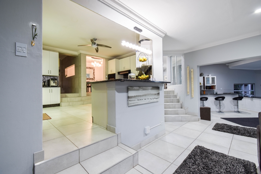 7 Bedroom Property for Sale in Mooikloof Equestrian Estate Gauteng