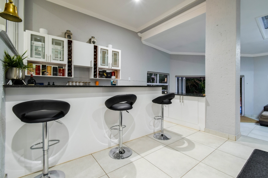 7 Bedroom Property for Sale in Mooikloof Equestrian Estate Gauteng