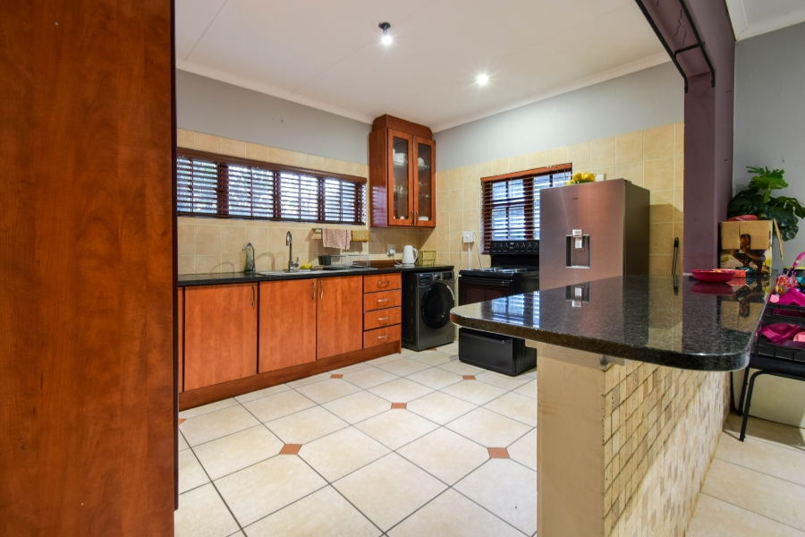 7 Bedroom Property for Sale in Mooikloof Equestrian Estate Gauteng